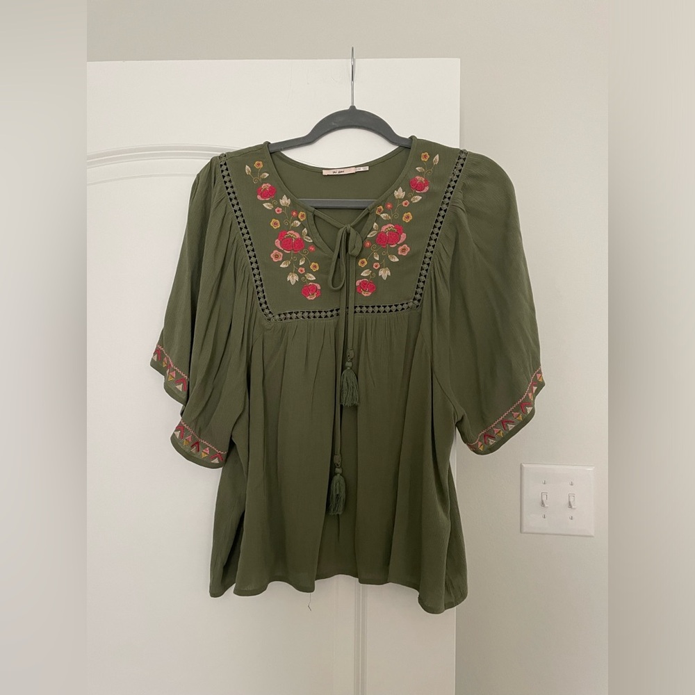 Women’s blouse
